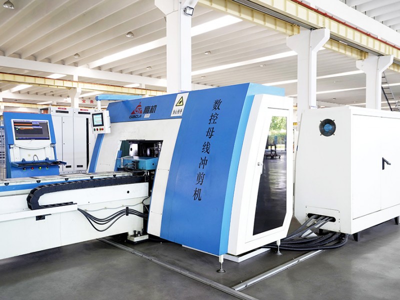数控母线冲减机